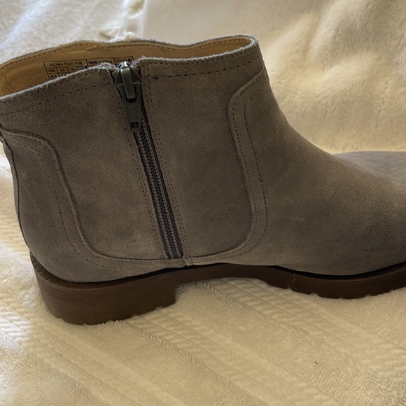 Vionic Aslynn zip up suede boots 8.5 - Picture 5 of 5